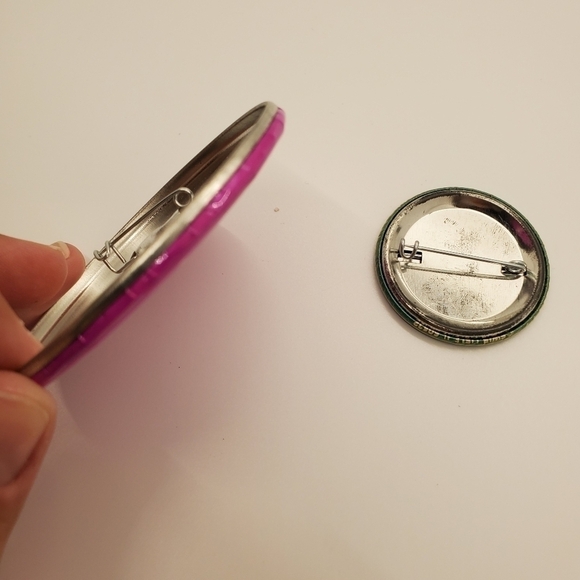 Lot of 2 pins Is it Friday Yet? He Bocci'd - Picture 5 of 6